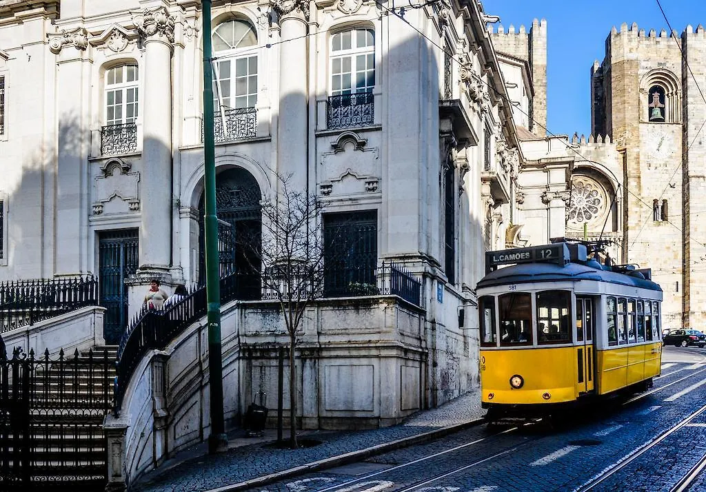 Castle Cosy Apartment Lisbon